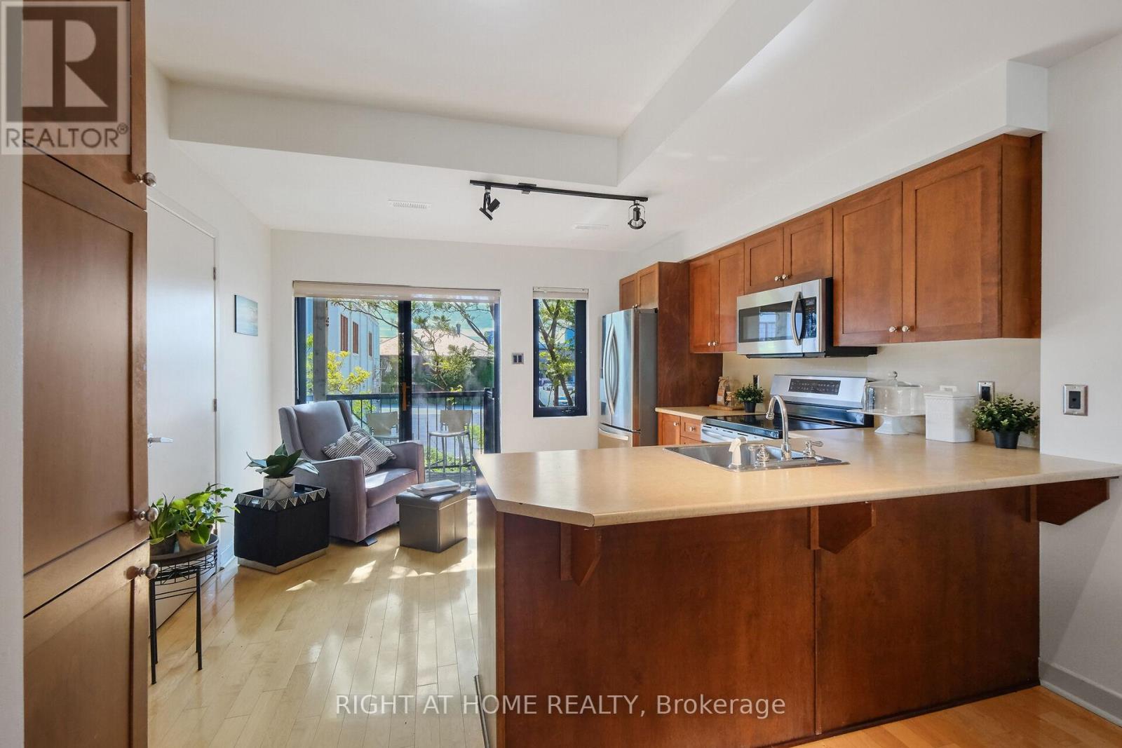 19 Tuscan Private