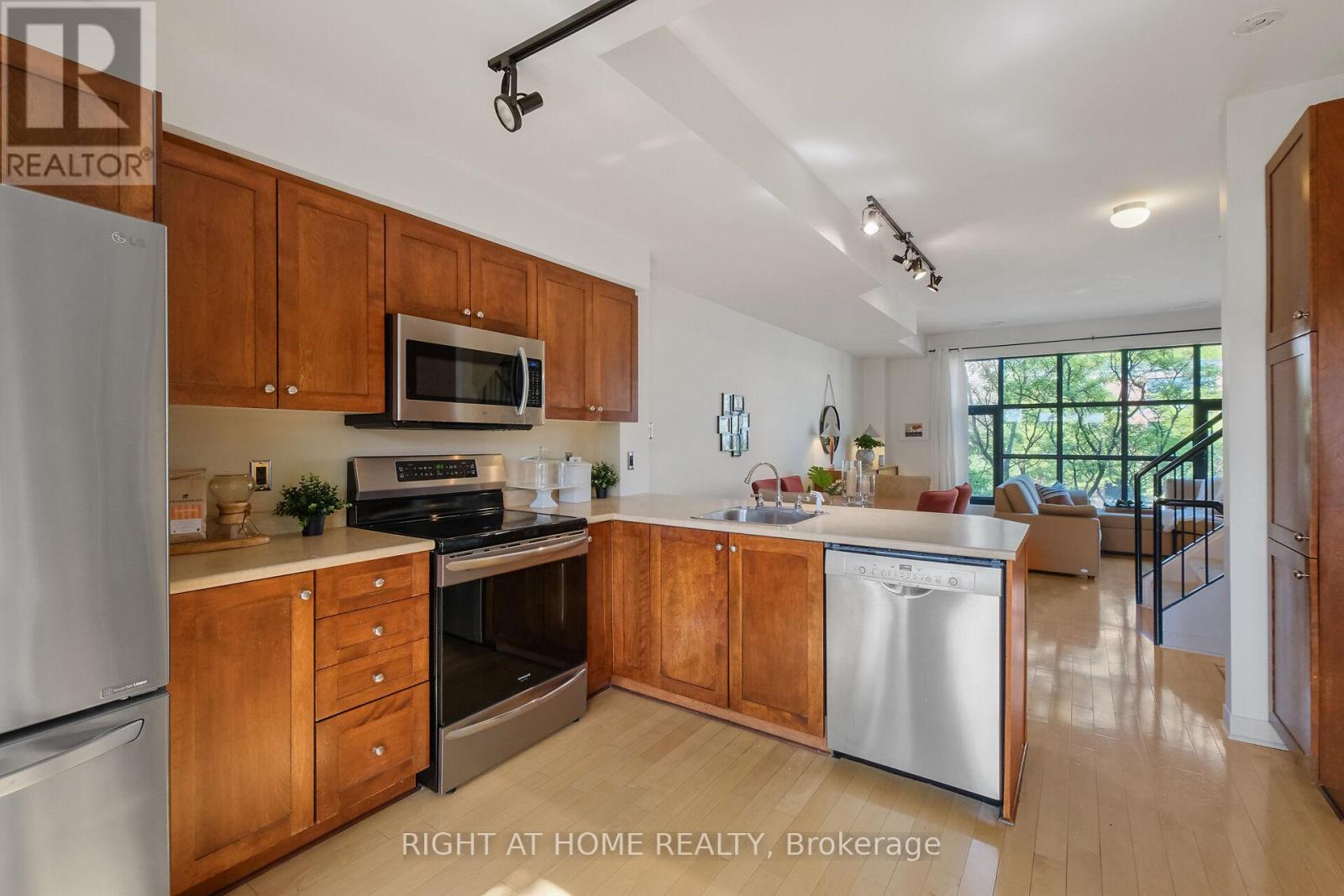 19 Tuscan Private