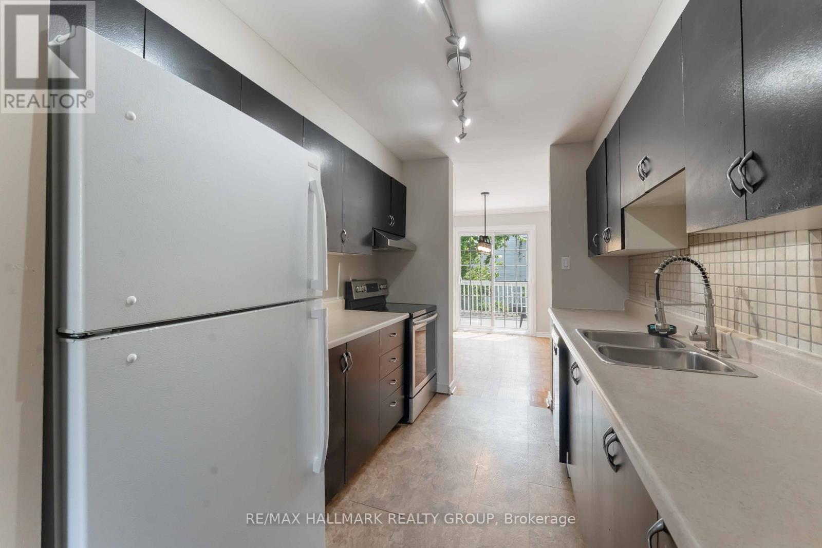 4 Castlegreen Private