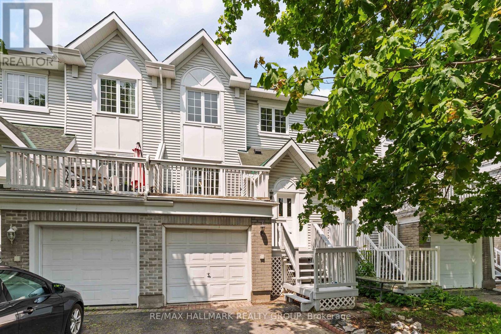 4 Castlegreen Private