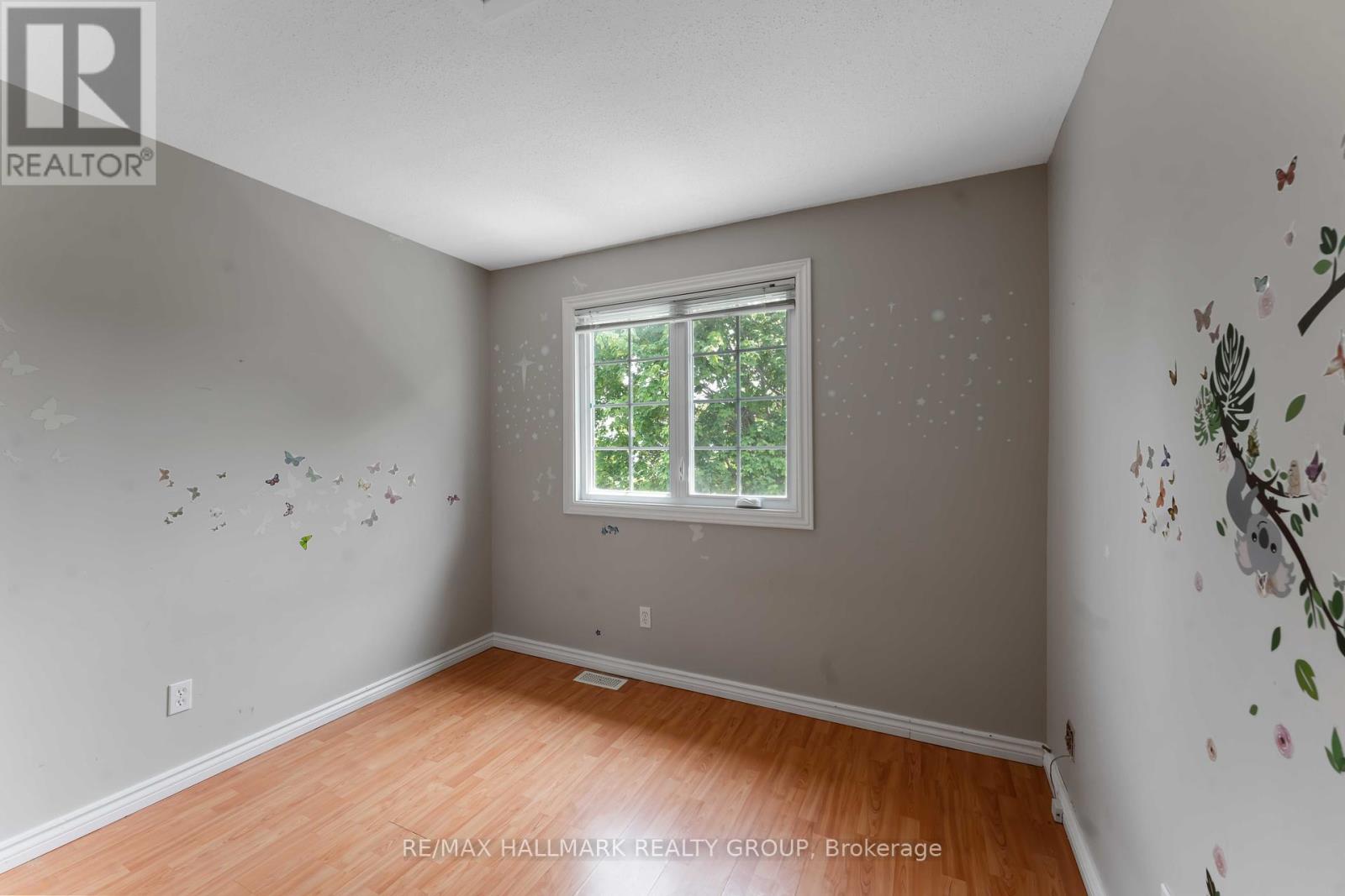 4 Castlegreen Private