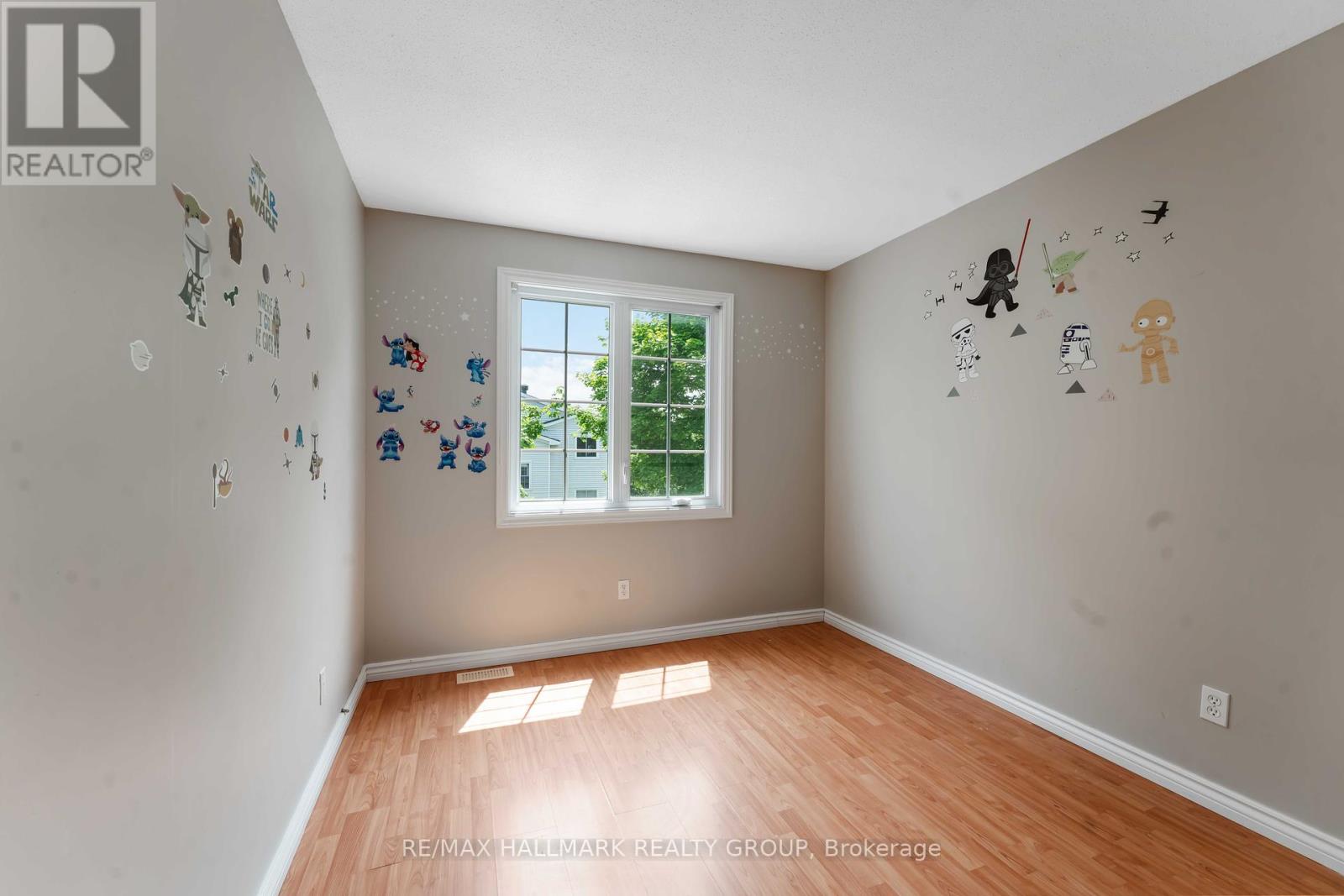 4 Castlegreen Private