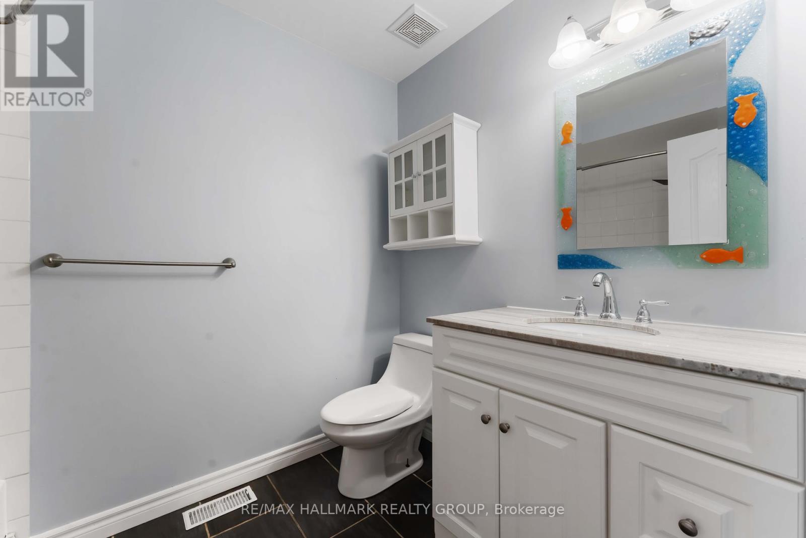 4 Castlegreen Private