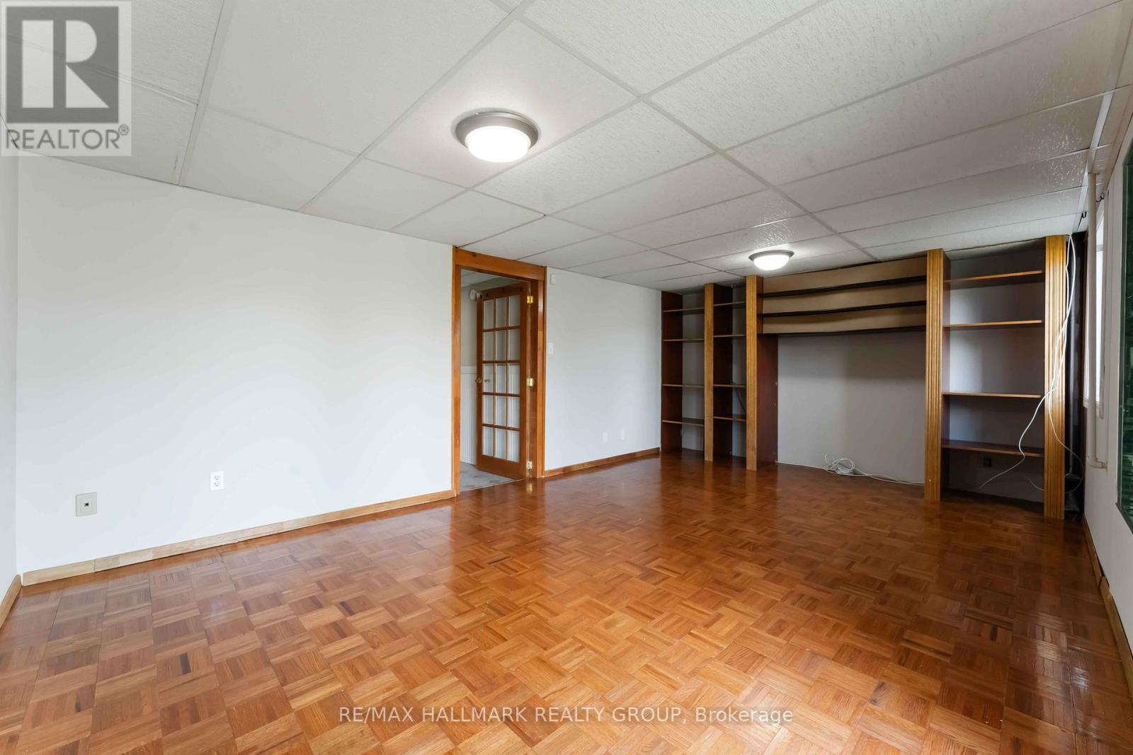 4 Castlegreen Private