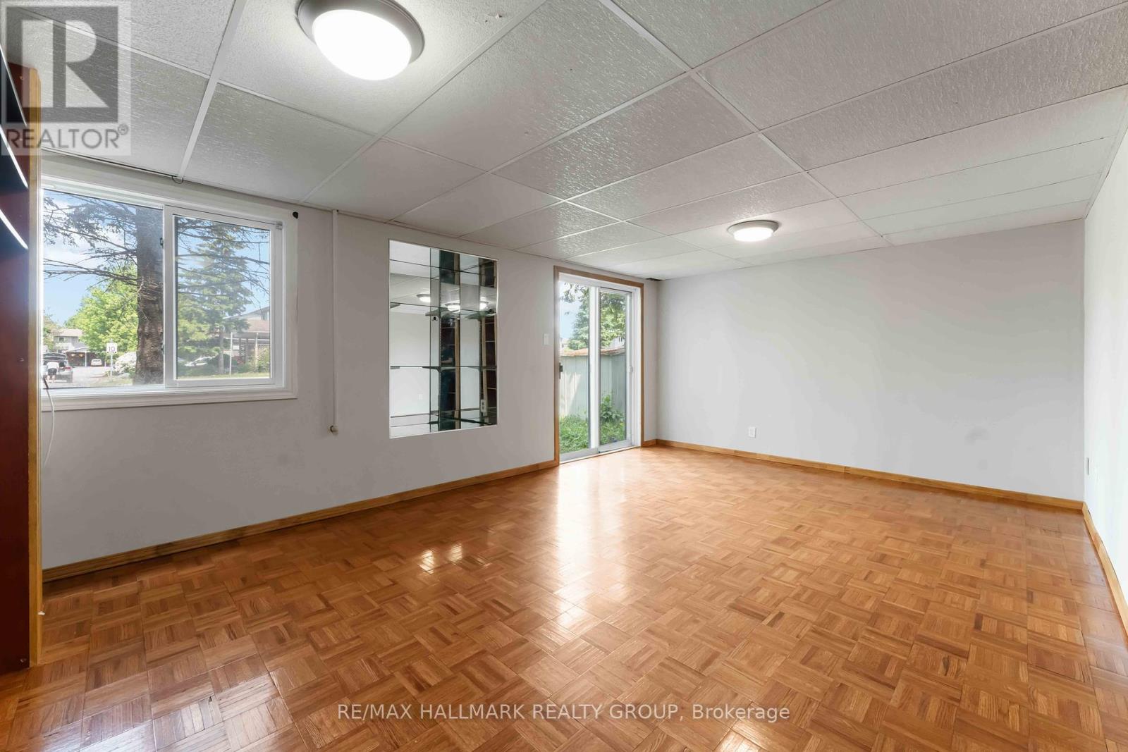 4 Castlegreen Private