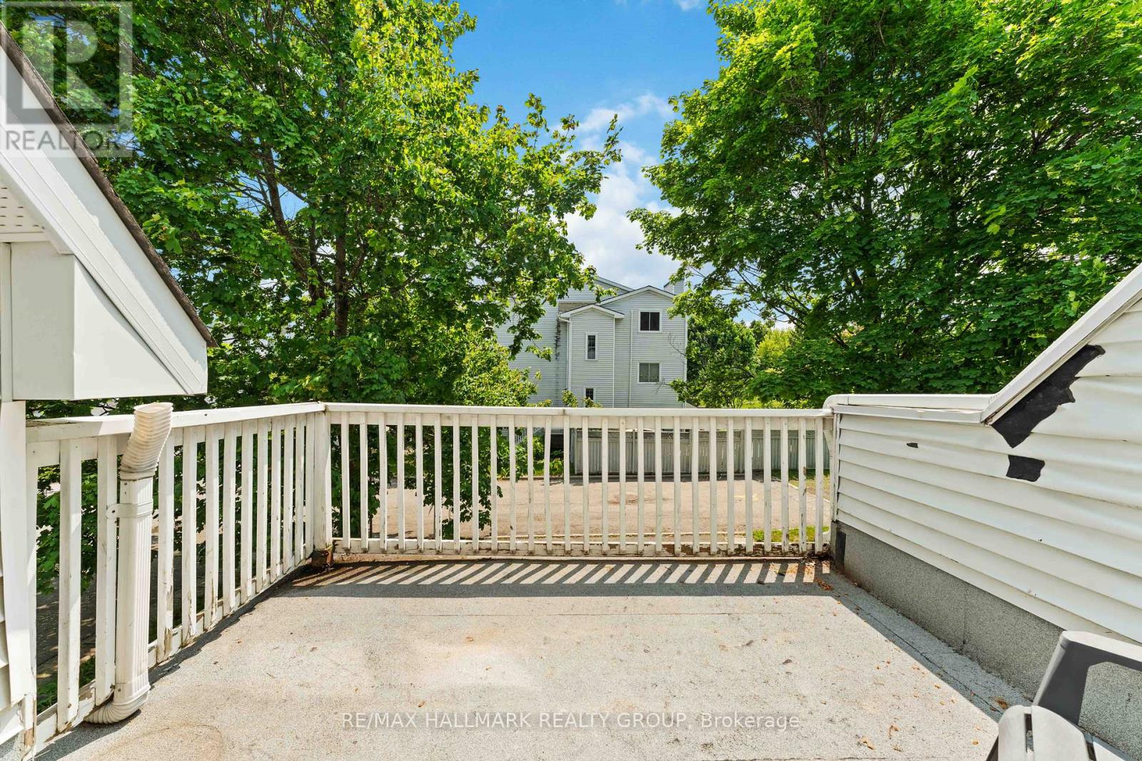 4 Castlegreen Private