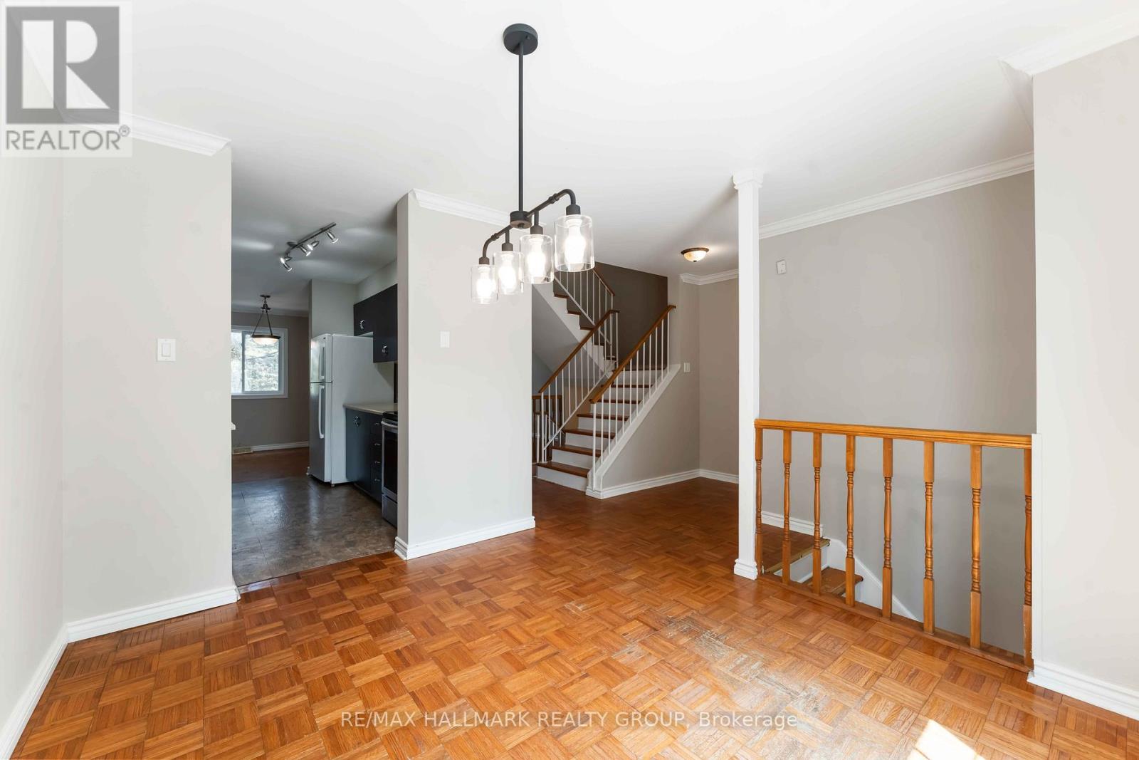 4 Castlegreen Private