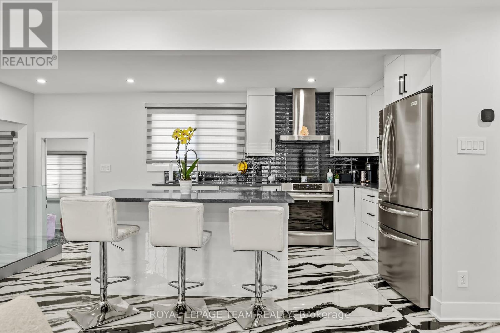 1373 Normandy Crescent