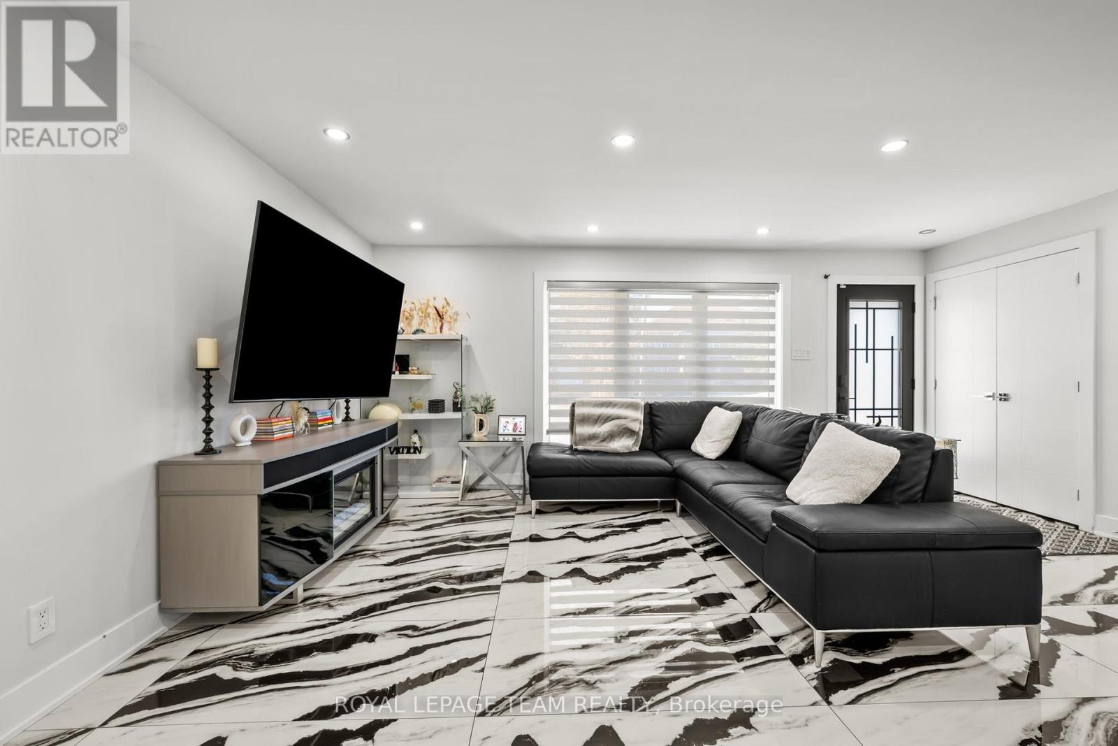 1373 Normandy Crescent
