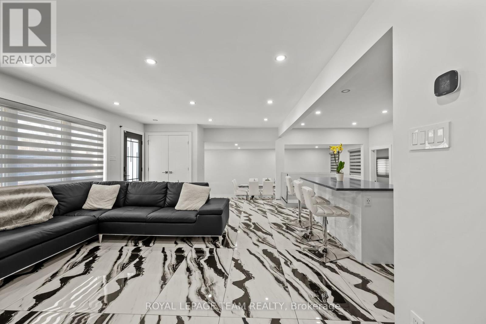 1373 Normandy Crescent