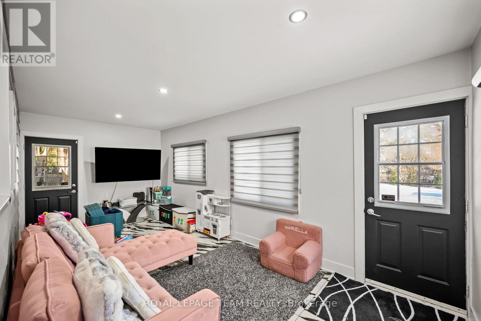 1373 Normandy Crescent
