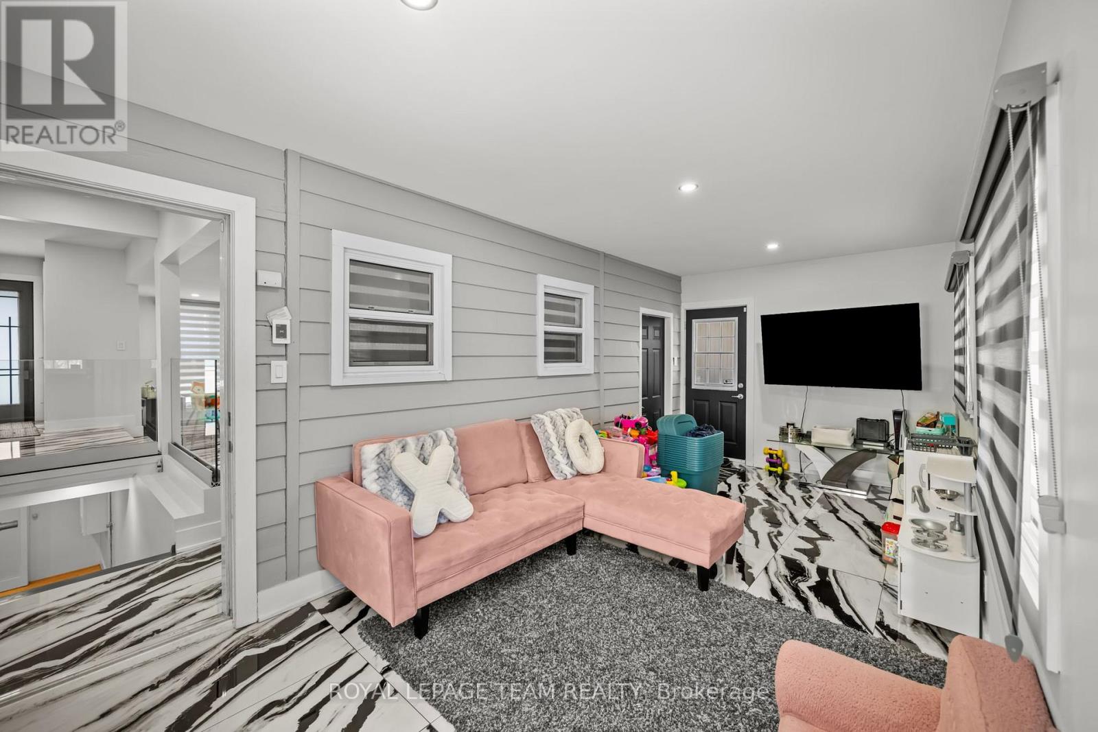 1373 Normandy Crescent