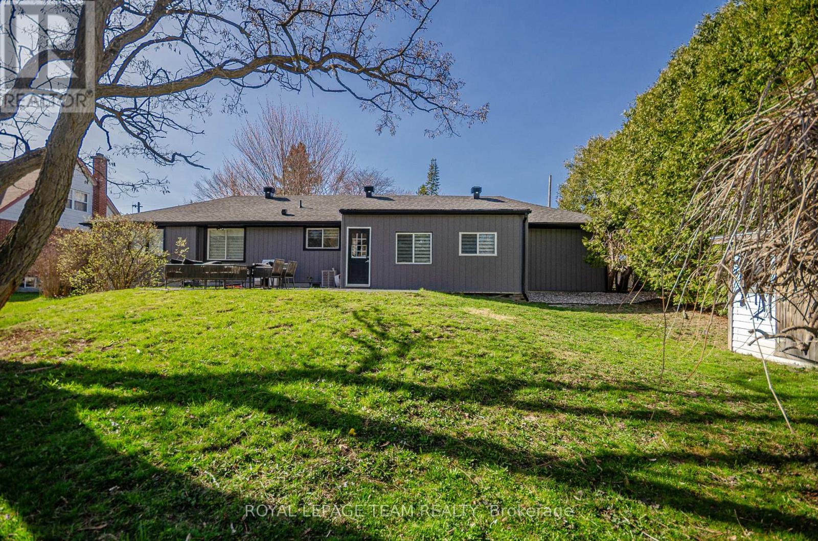 1373 Normandy Crescent