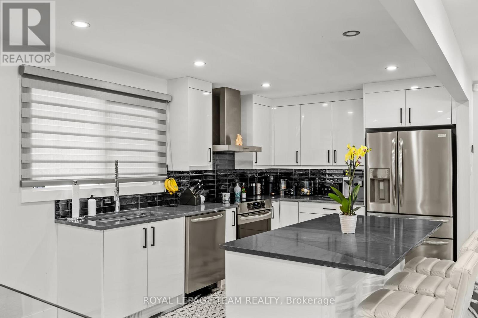 1373 Normandy Crescent