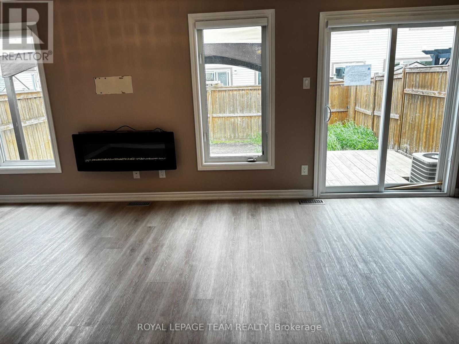 420 Meadowhawk Crescent