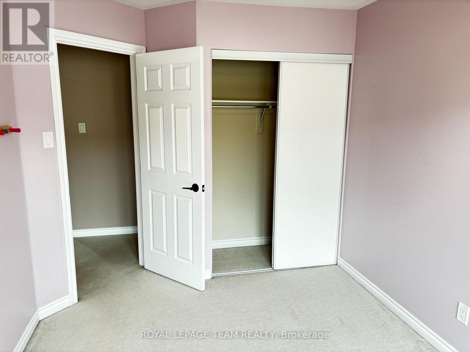 420 Meadowhawk Crescent