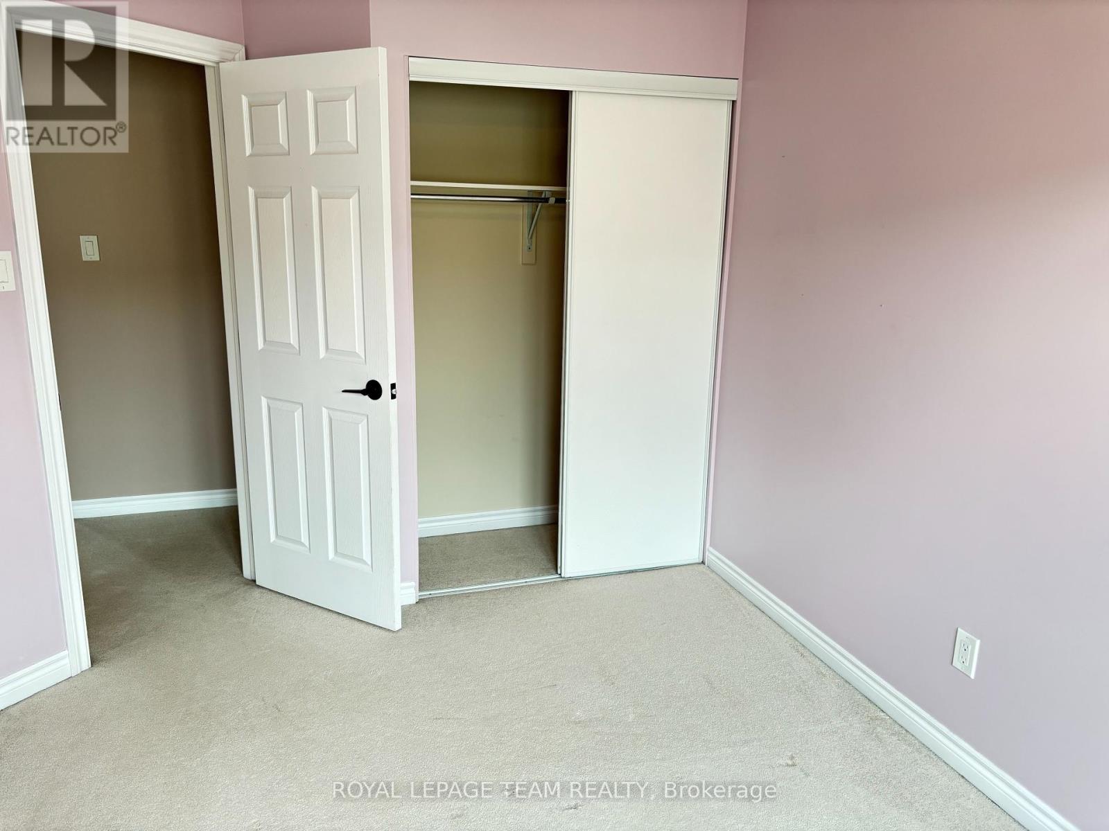 420 Meadowhawk Crescent