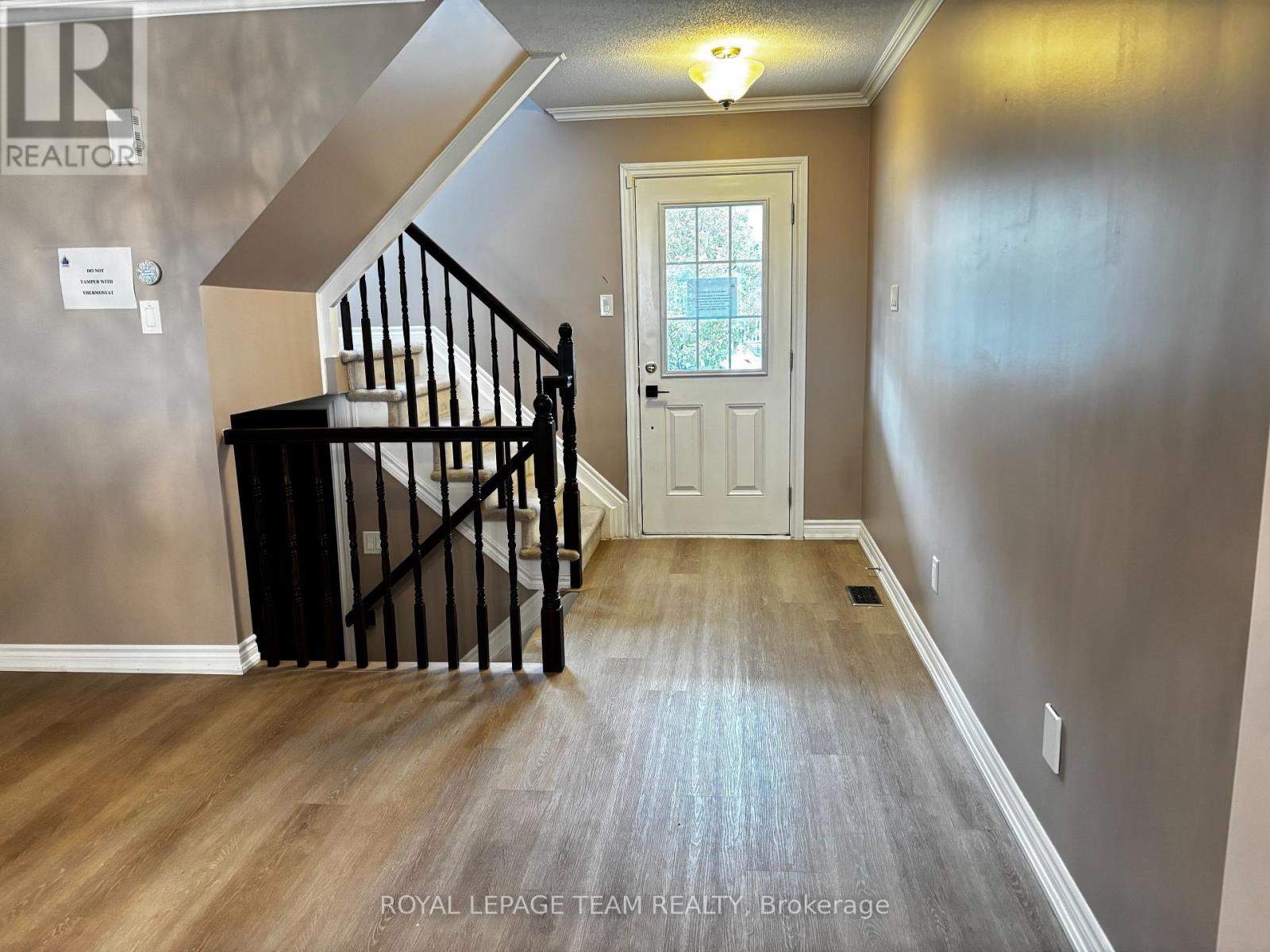 420 Meadowhawk Crescent