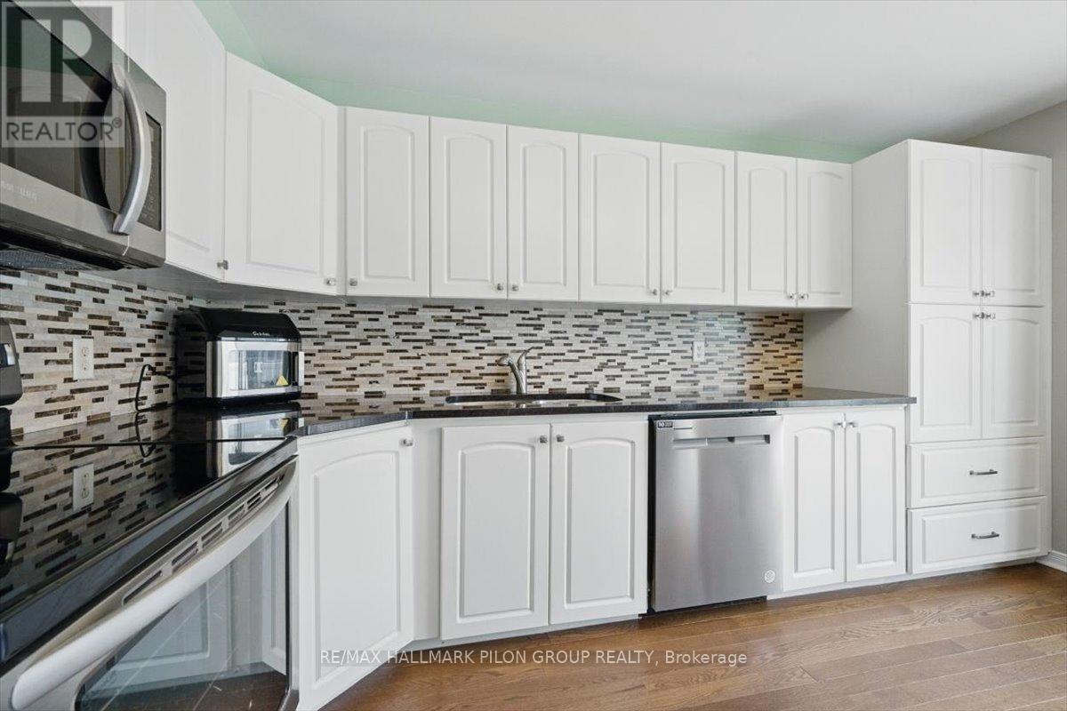 2112 Esprit Drive