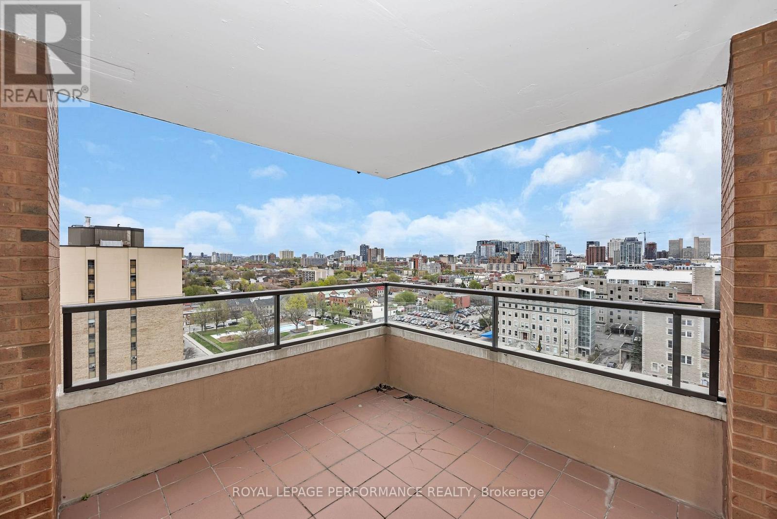 1204 - 40 Boteler Street