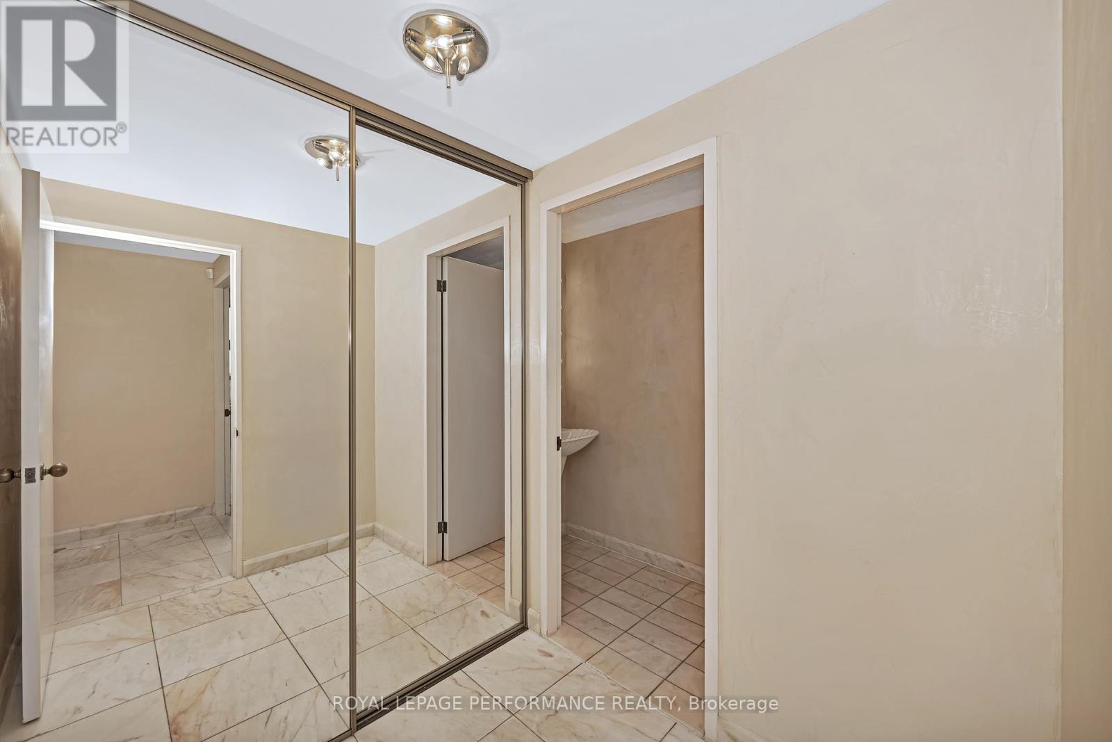 1204 - 40 Boteler Street
