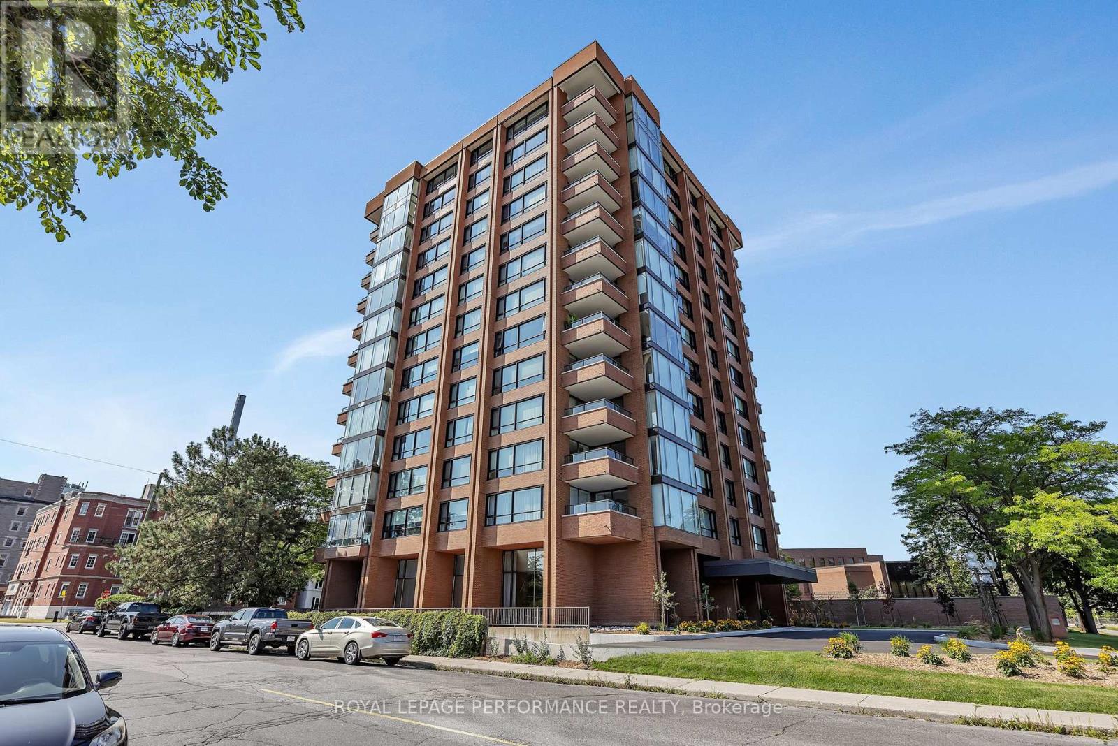 1204 - 40 Boteler Street