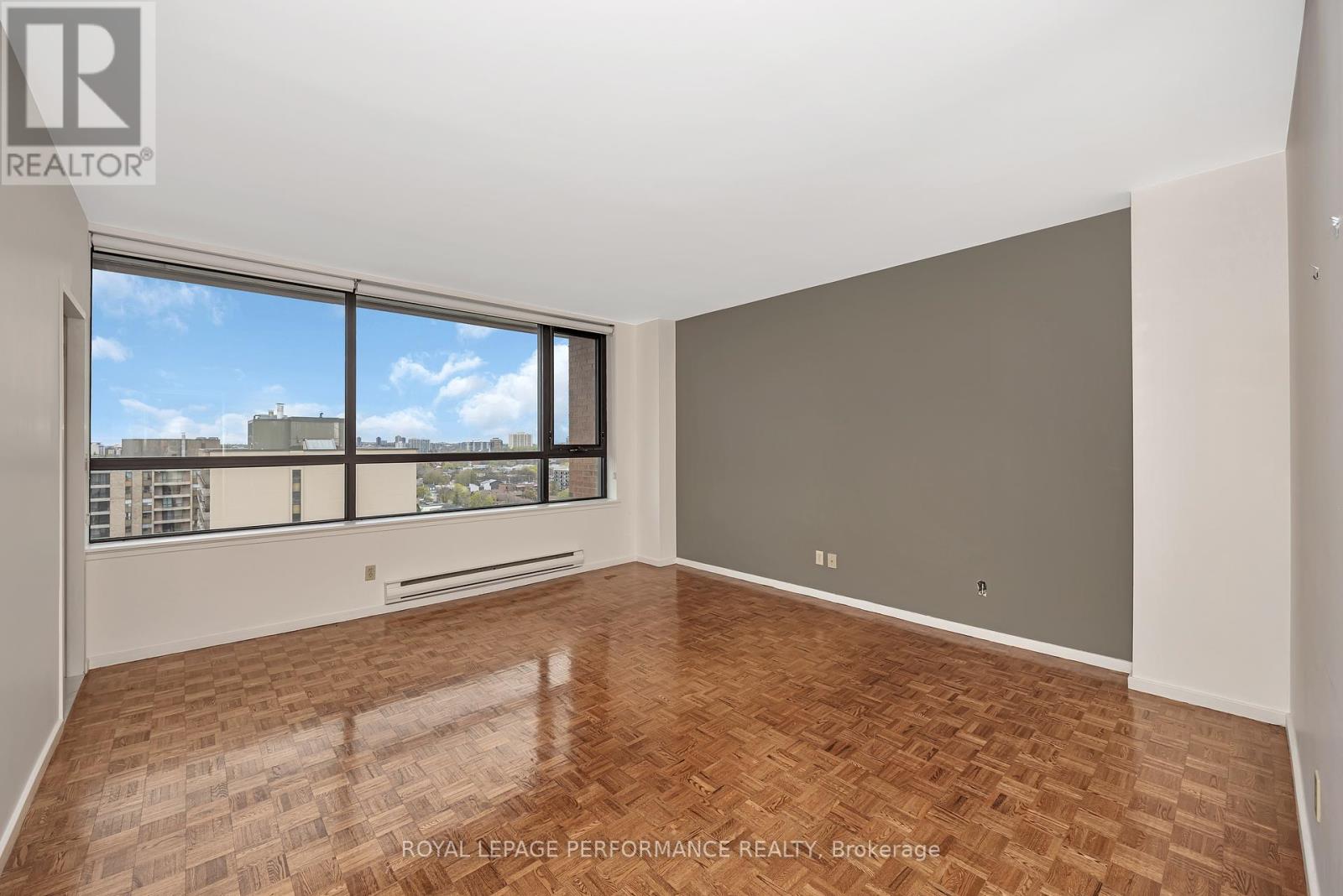 1204 - 40 Boteler Street