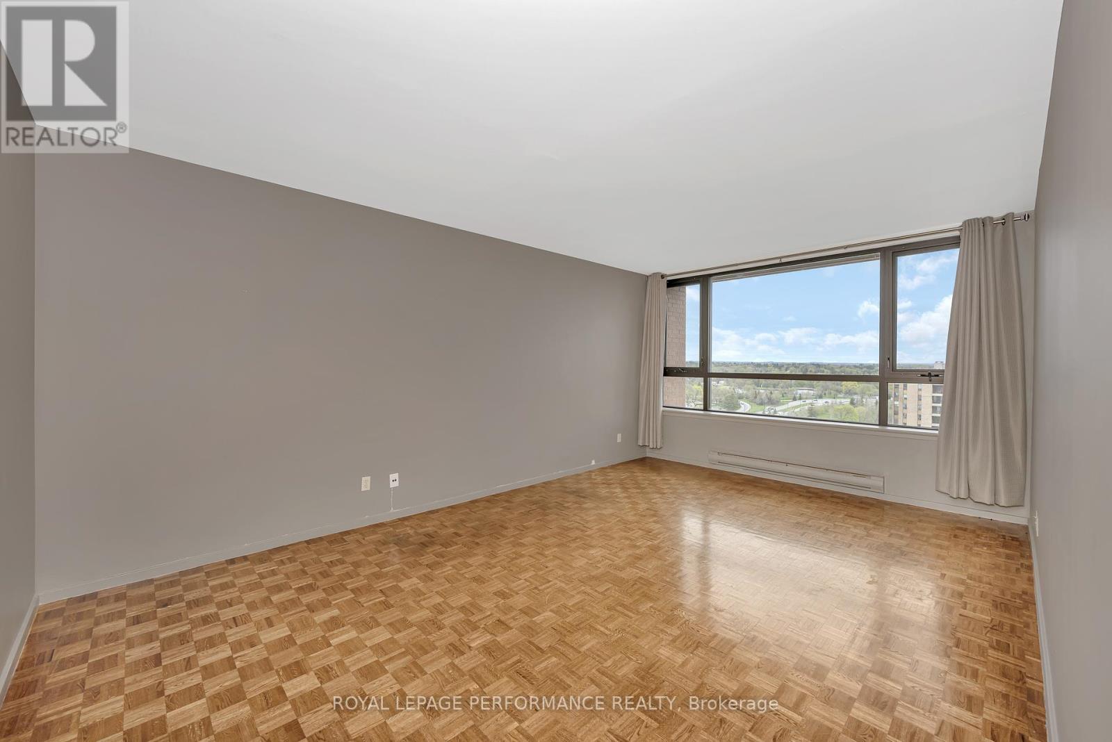 1204 - 40 Boteler Street