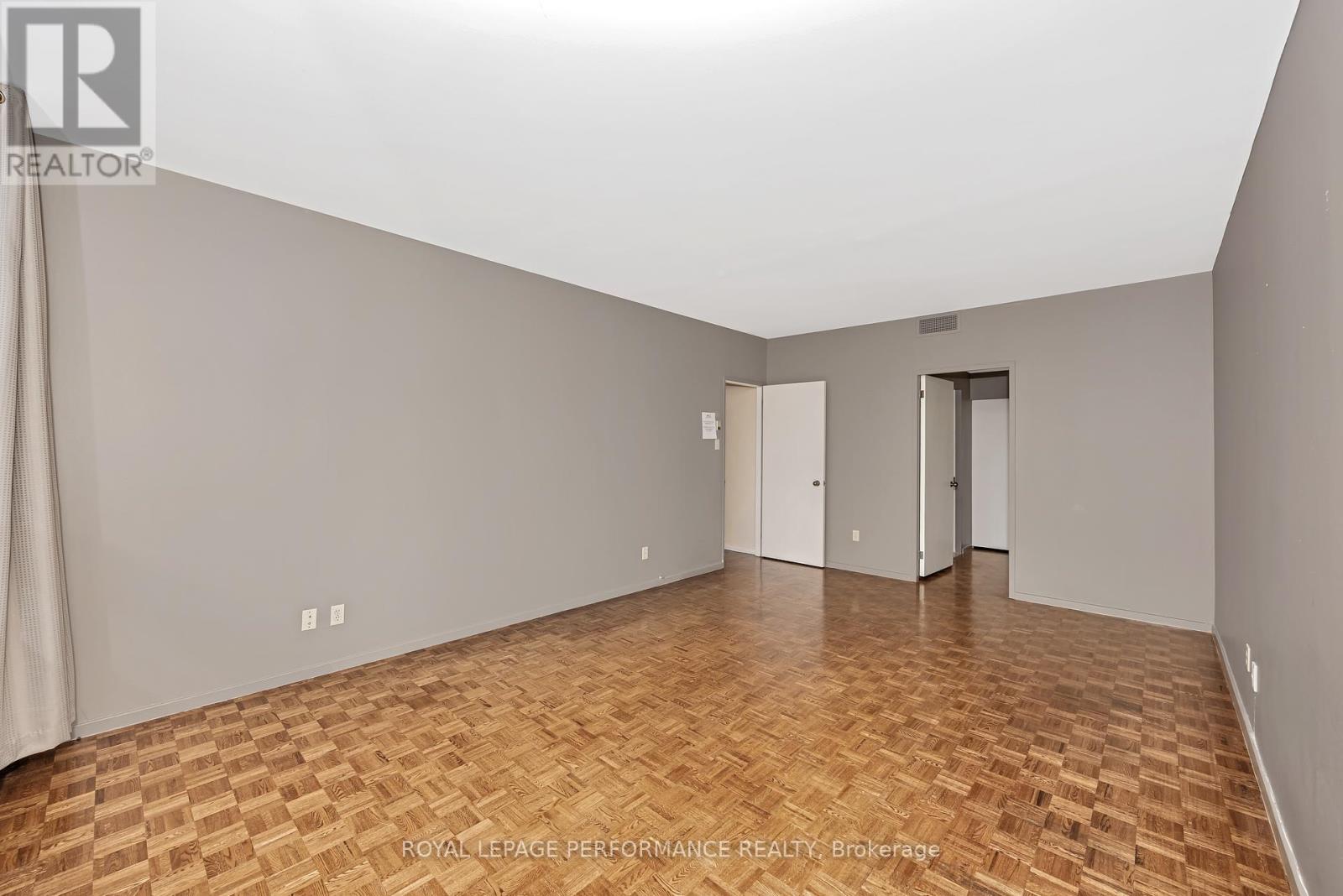 1204 - 40 Boteler Street