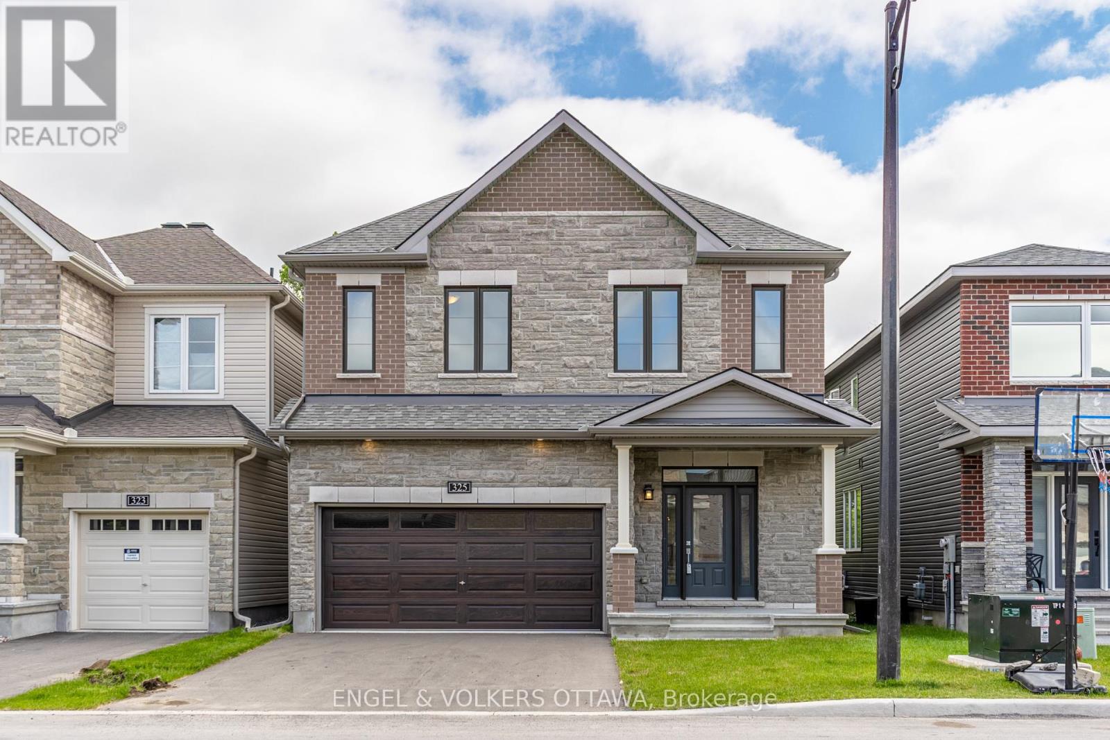 325 Elsie Macgill Walk