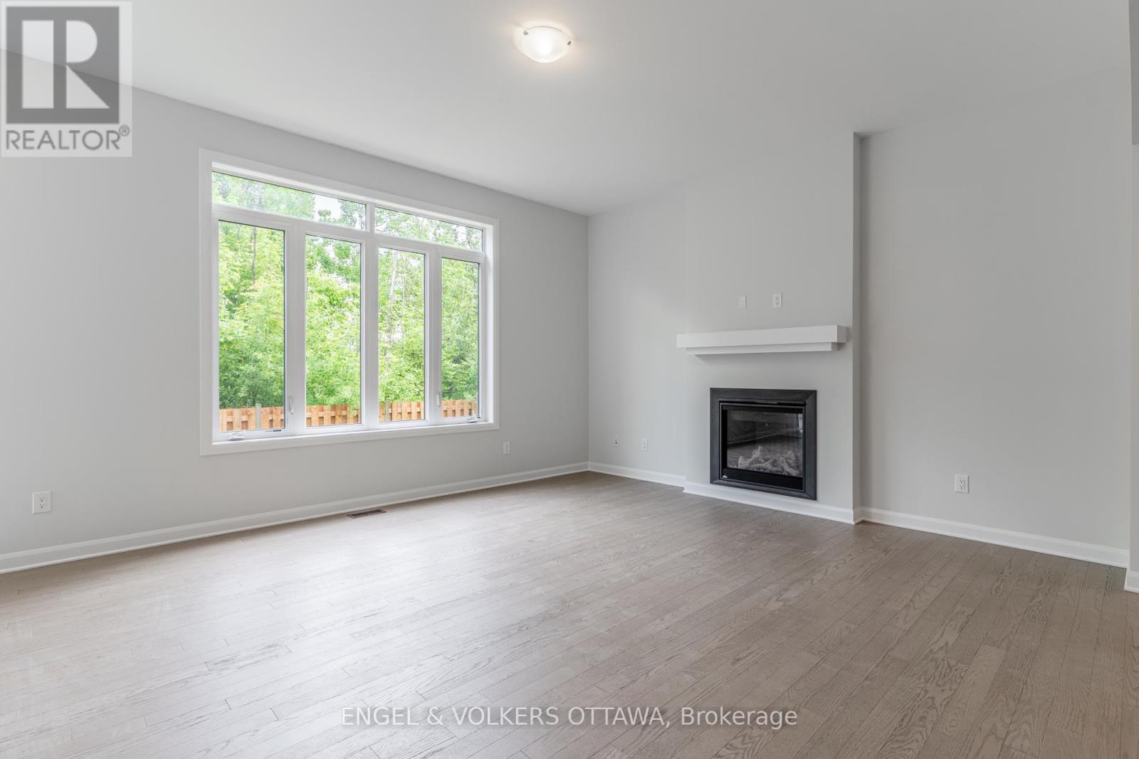 325 Elsie Macgill Walk