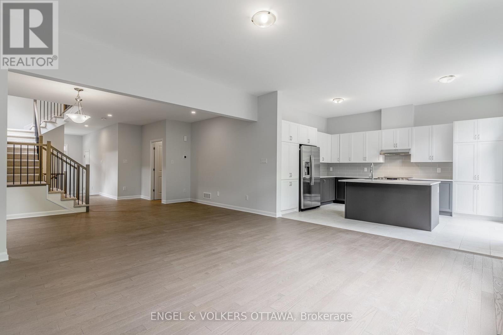 325 Elsie Macgill Walk