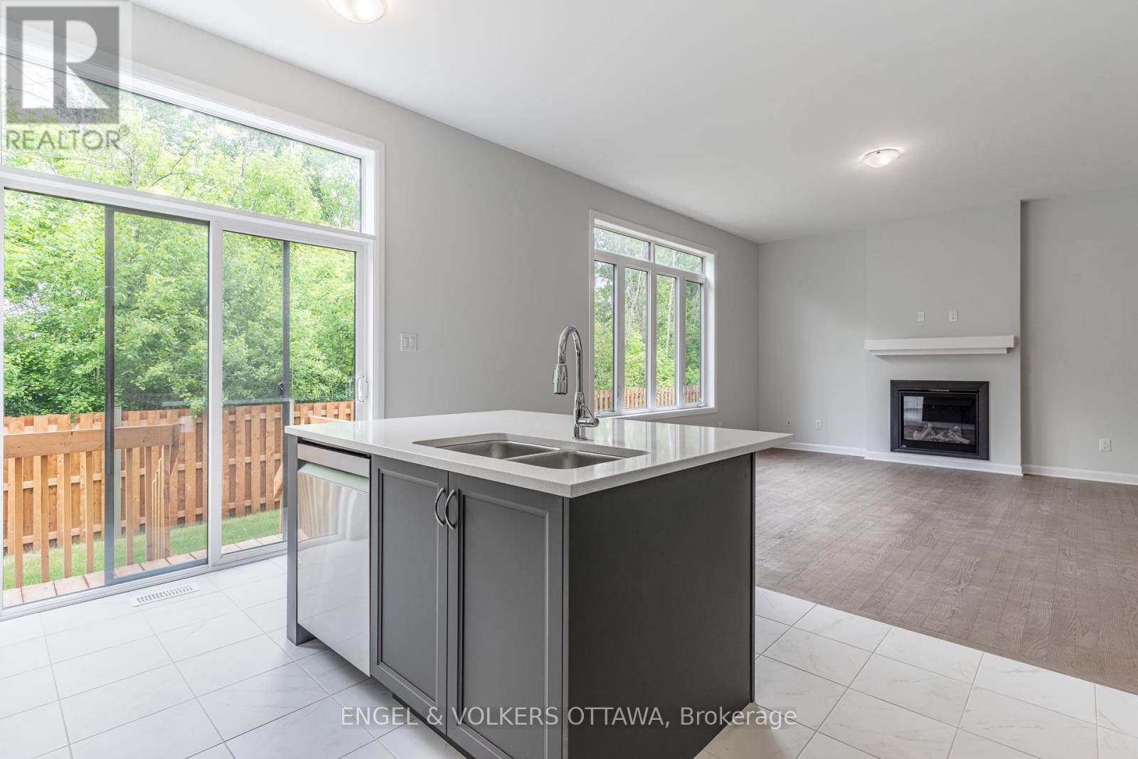 325 Elsie Macgill Walk