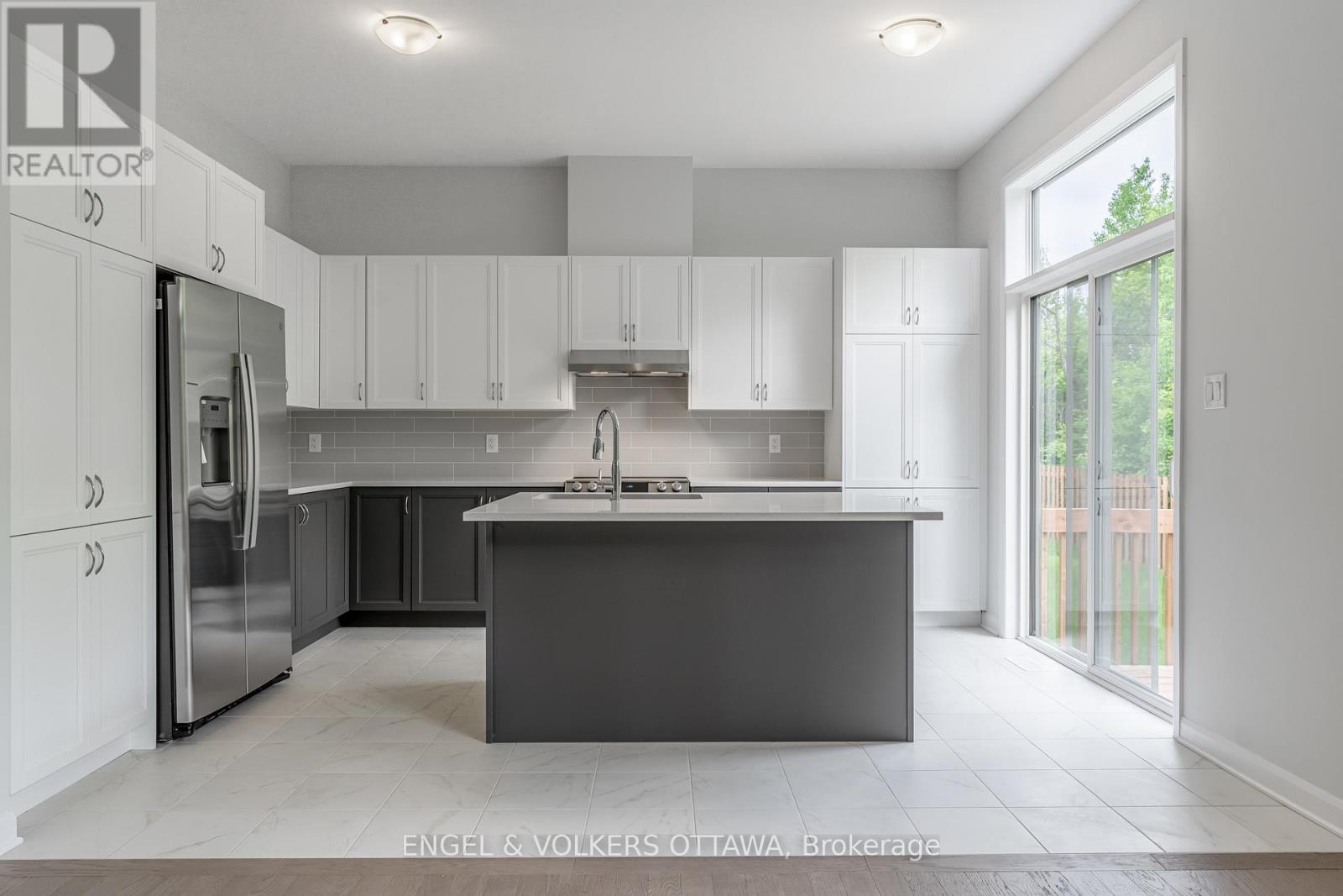 325 Elsie Macgill Walk