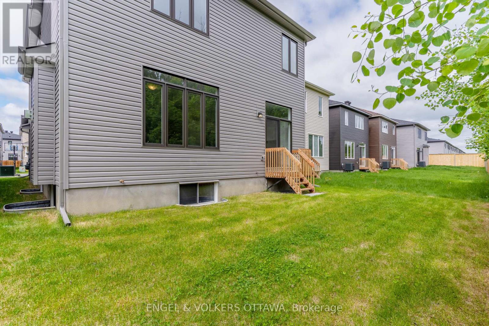 325 Elsie Macgill Walk