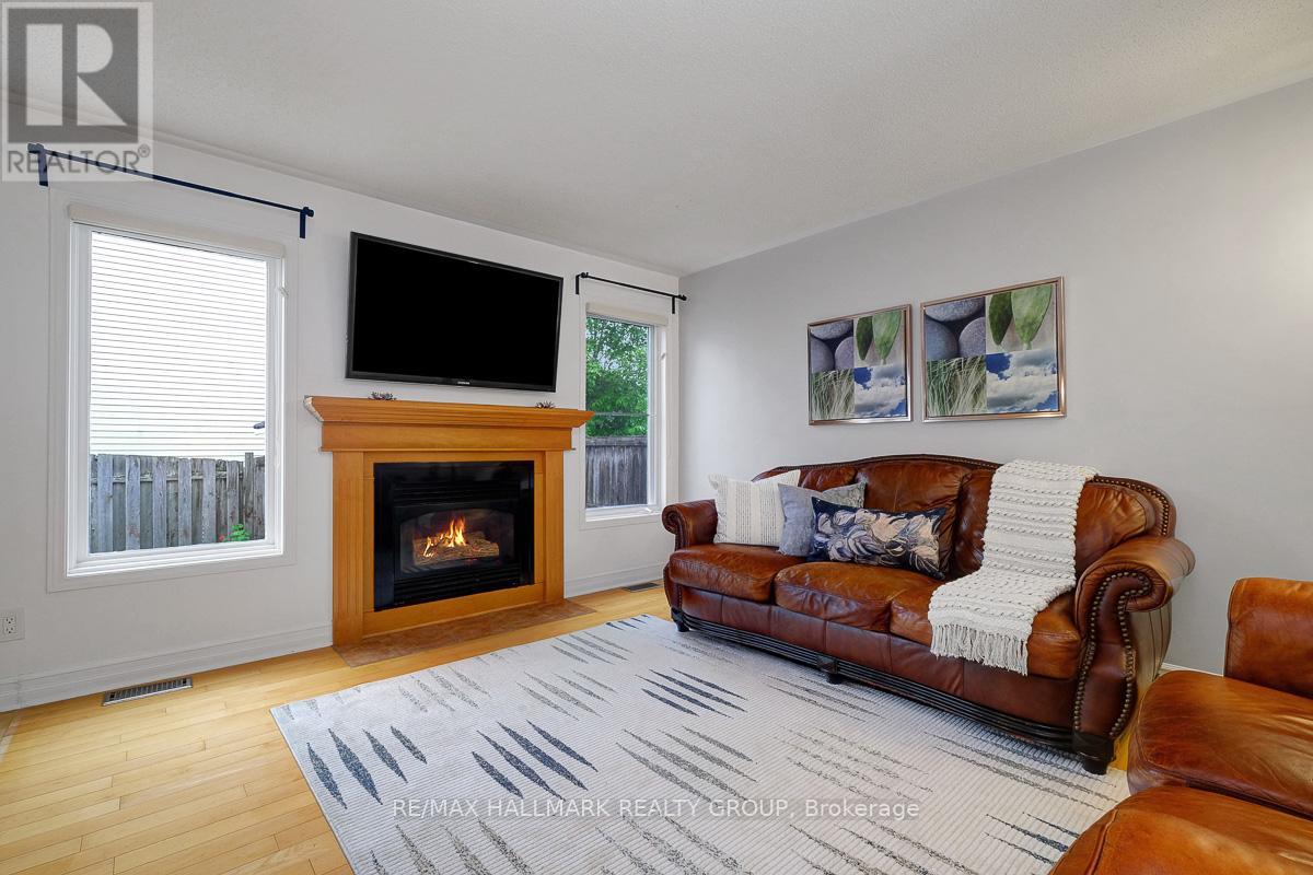 6 Stonepointe Avenue