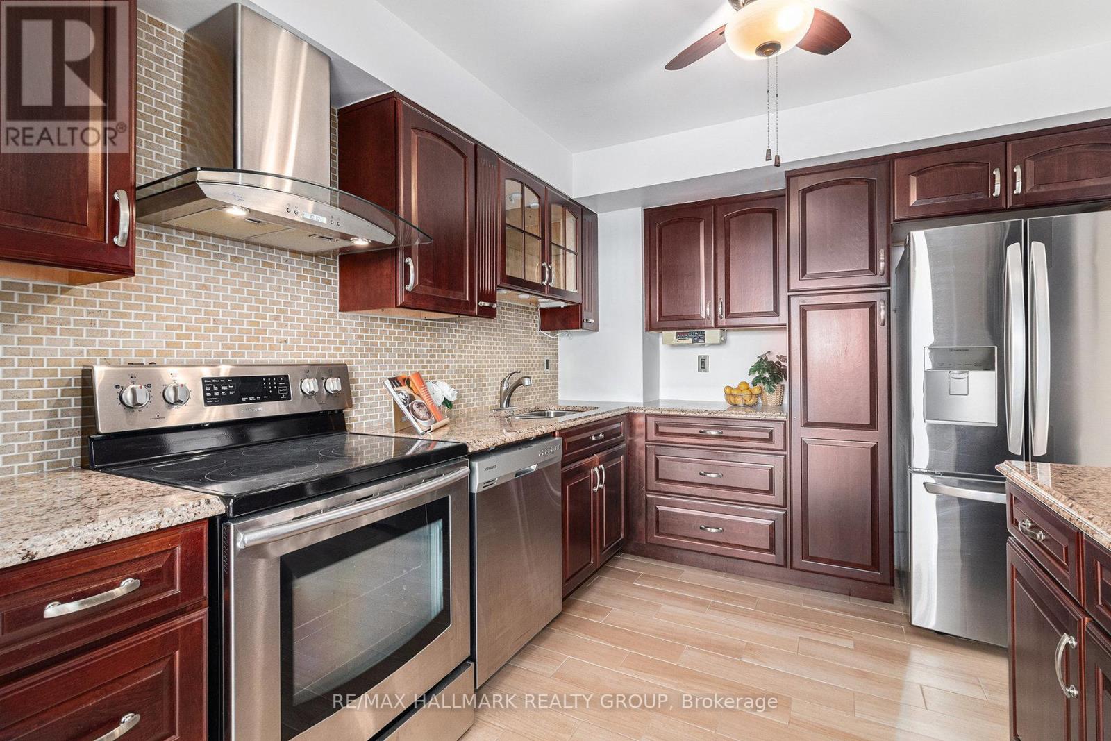 1407 - 2759 Carousel Crescent