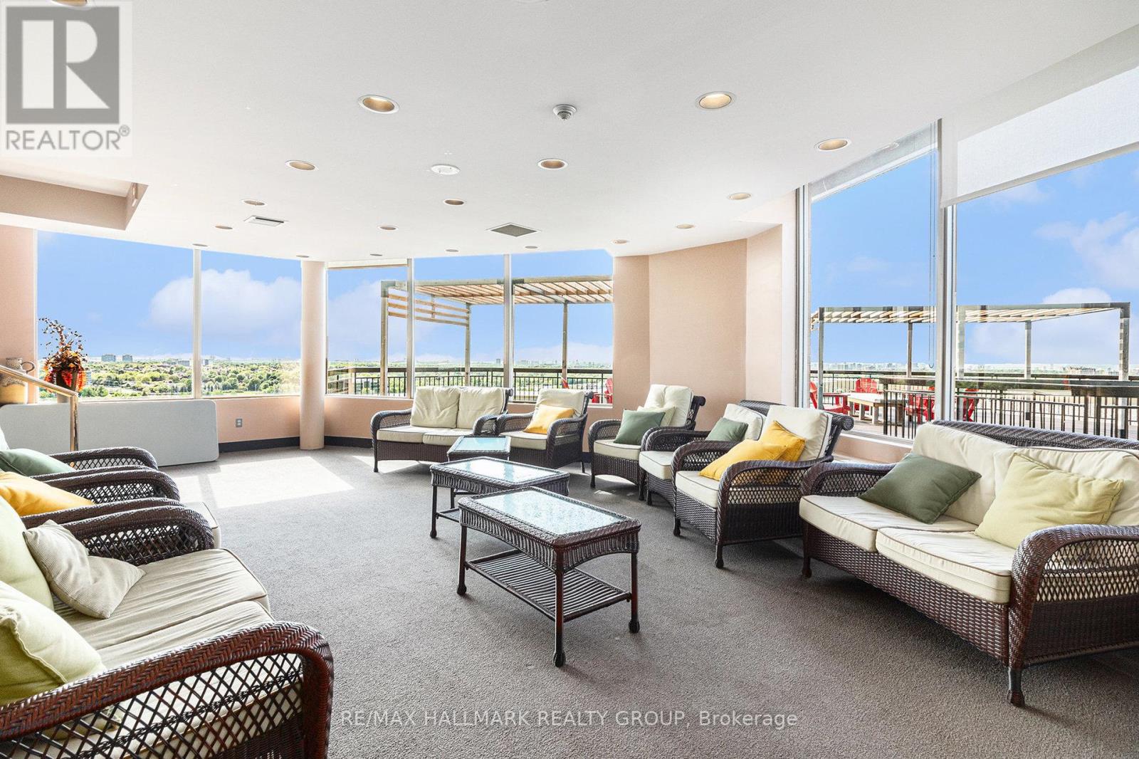 1407 - 2759 Carousel Crescent