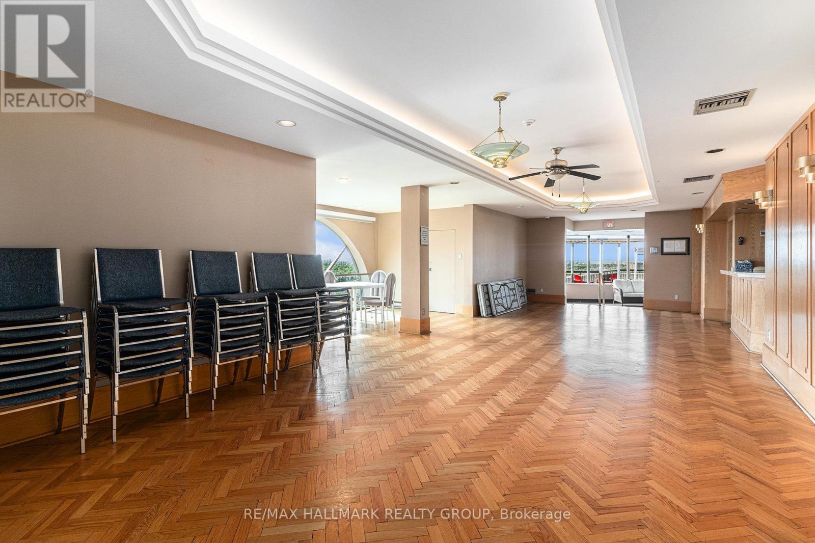 1407 - 2759 Carousel Crescent