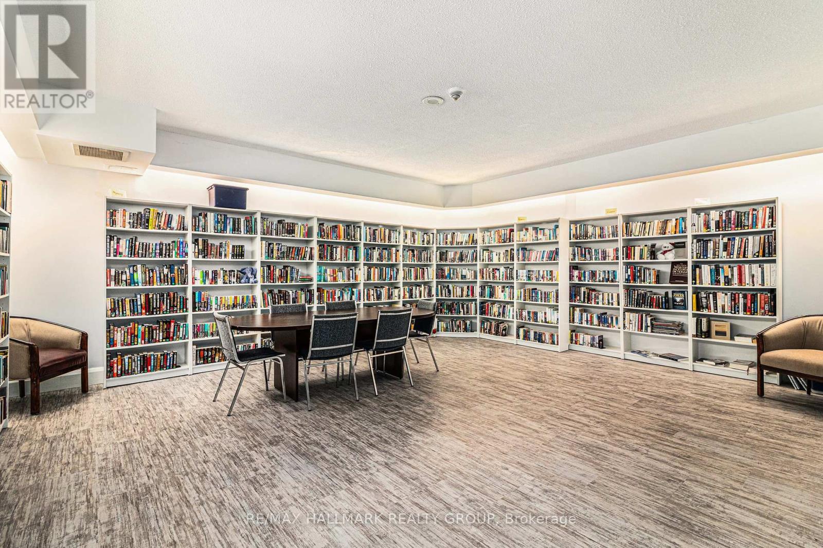1407 - 2759 Carousel Crescent