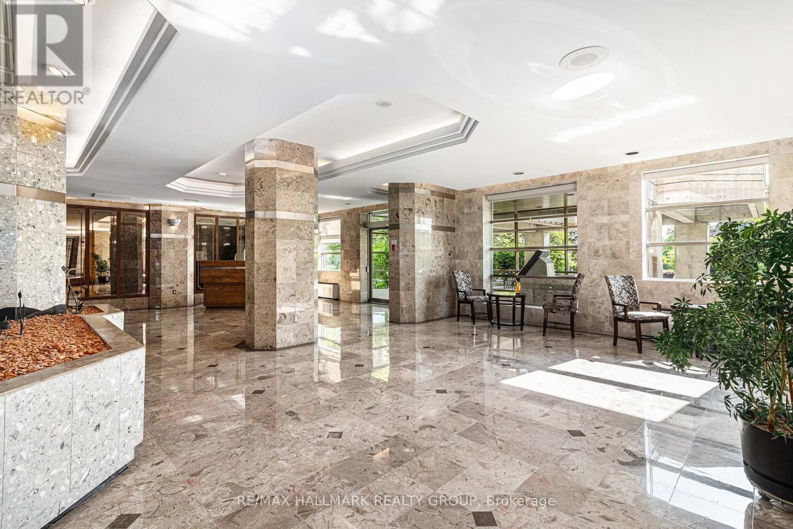 1407 - 2759 Carousel Crescent