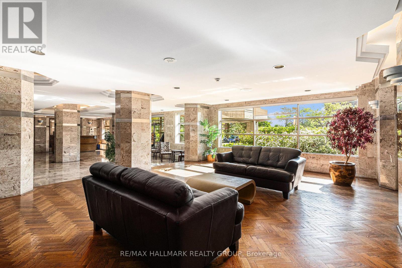 1407 - 2759 Carousel Crescent