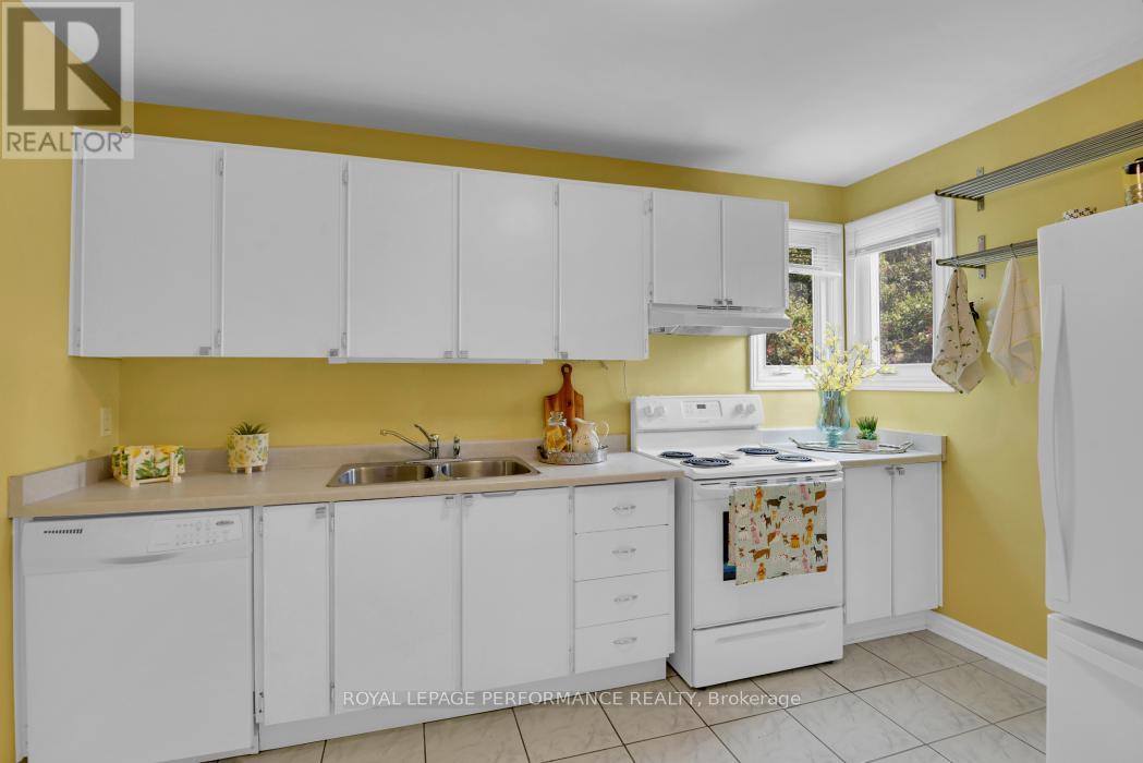 61 - 3344 Uplands Drive