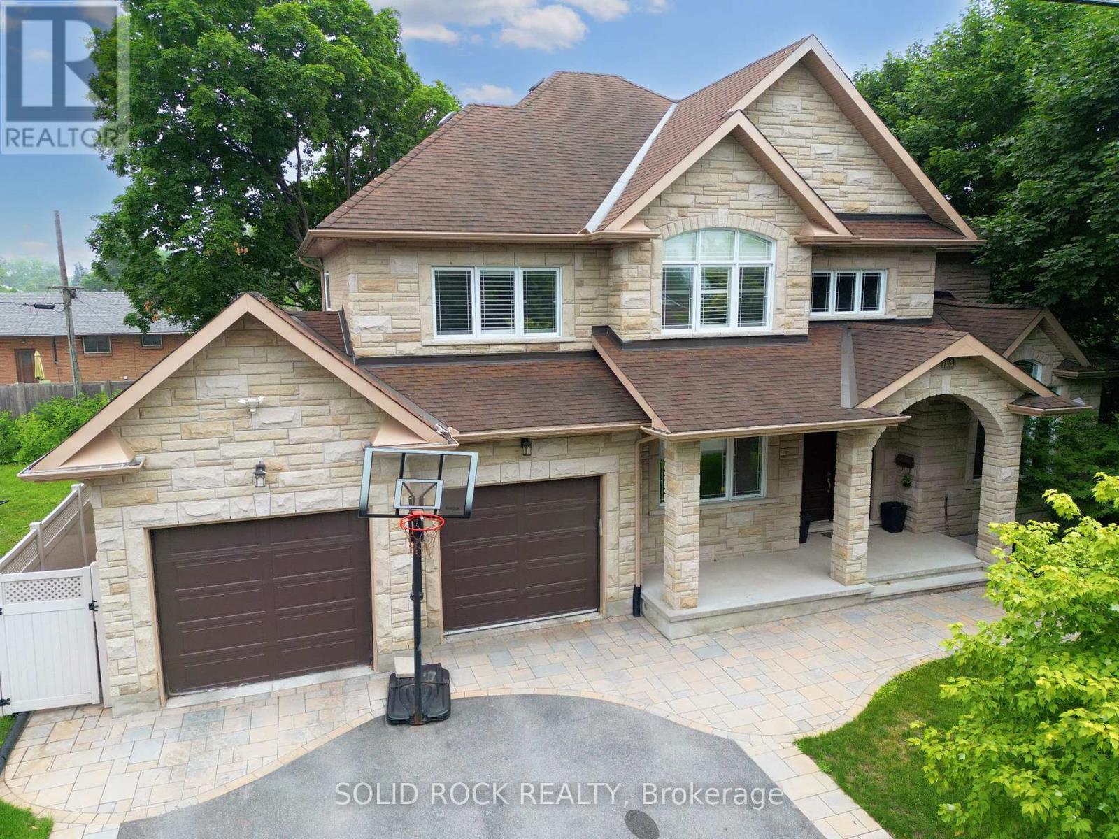 120 Rossland Avenue