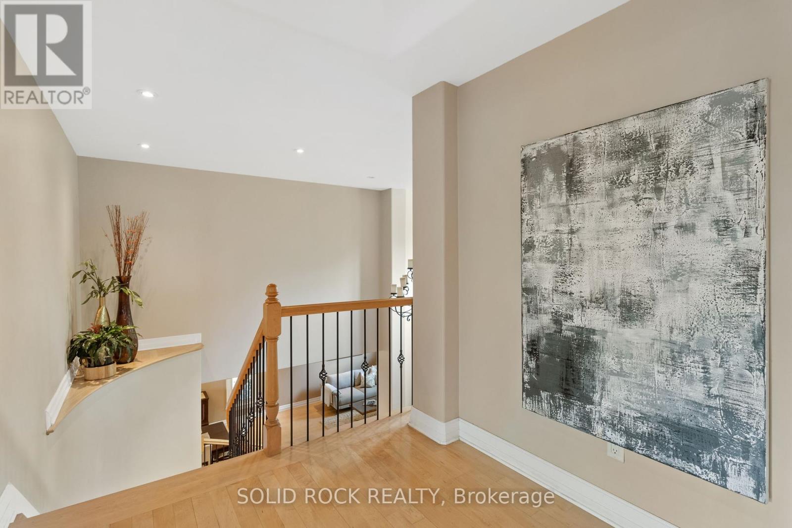 120 Rossland Avenue