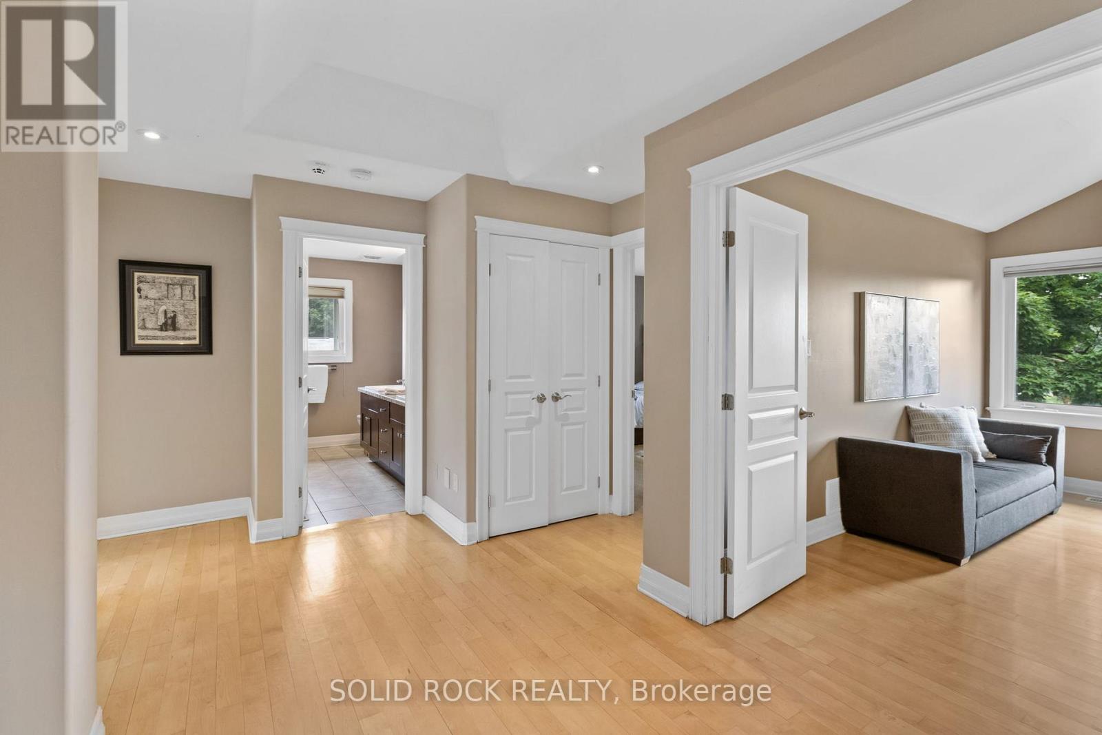 120 Rossland Avenue