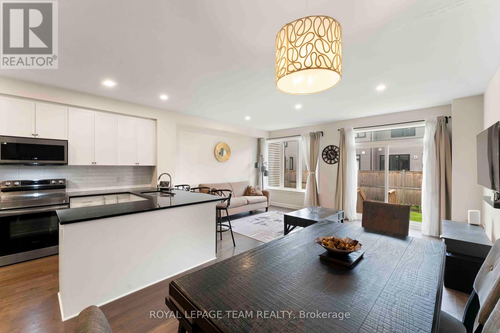 325 Cosanti Drive