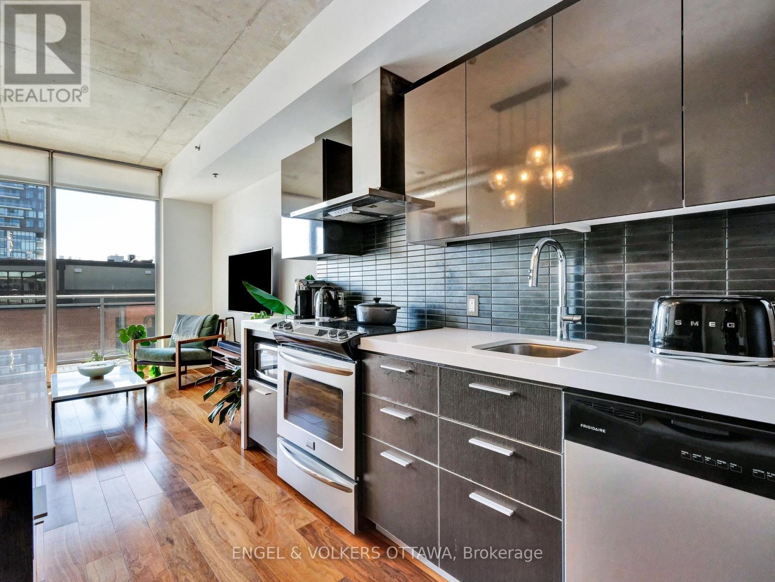 516 - 360 Mcleod Street