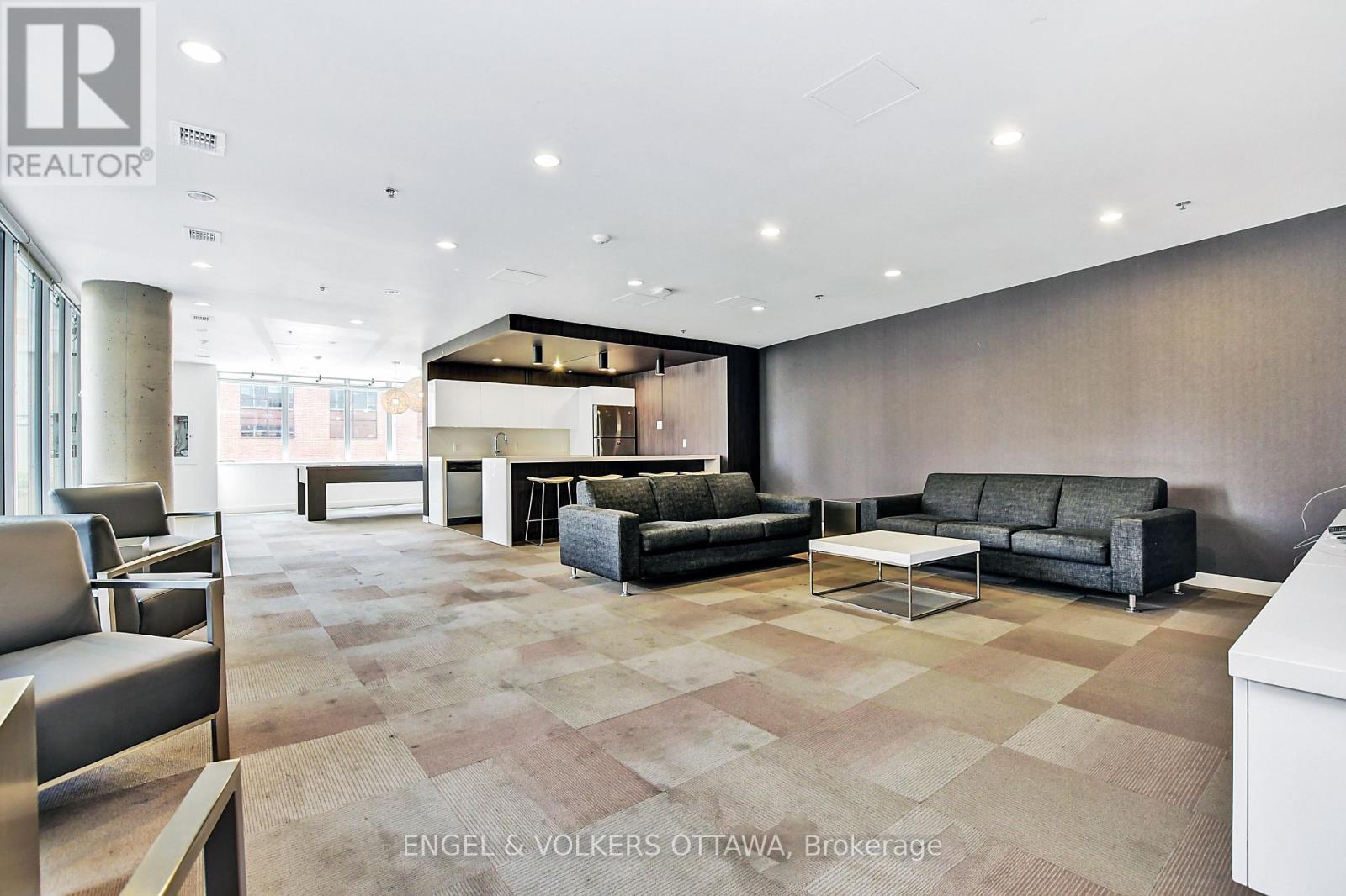 516 - 360 Mcleod Street