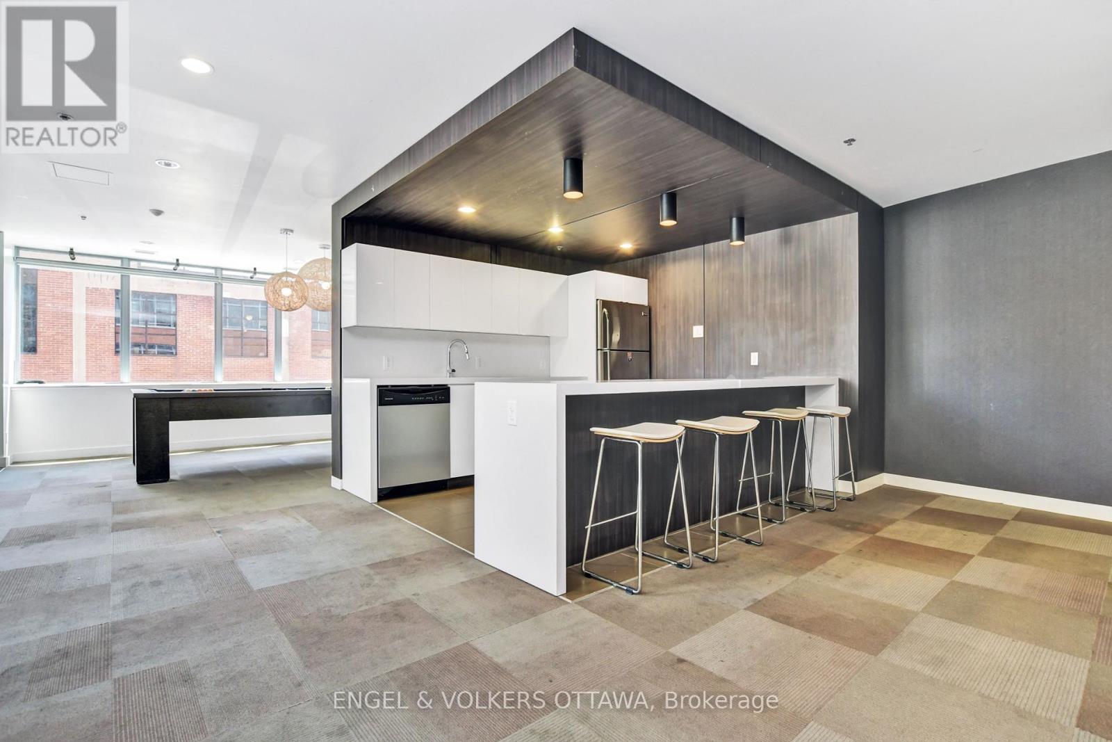 516 - 360 Mcleod Street